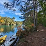 Maison Paisible Au Bord Du D'esparron 펜션
